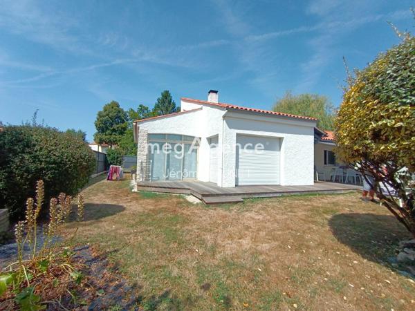 Maison à MOUTIERS-LES-MAUXFAITS, 85540 - 5 pièces 131m²