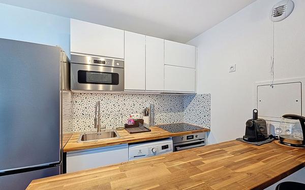 Appartement à louer    2 pièces •  Suresnes