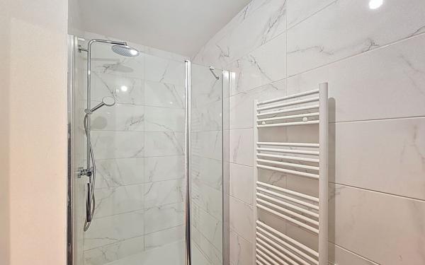 Appartement à louer    2 pièces •  Suresnes