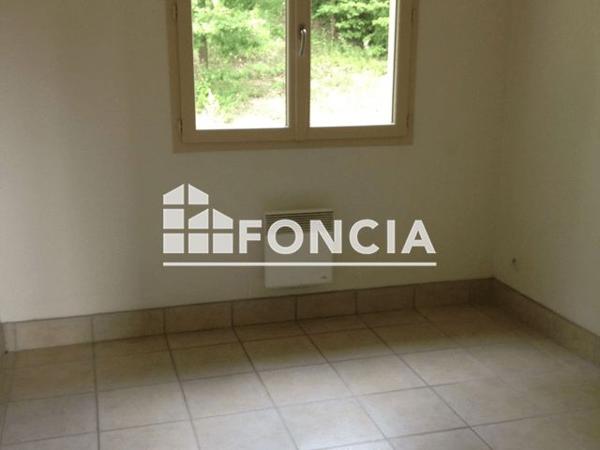 Location Appartement 3 pièces 54.13 m² - 21 TER RUE DES GODES CIRONS Guernes 78520