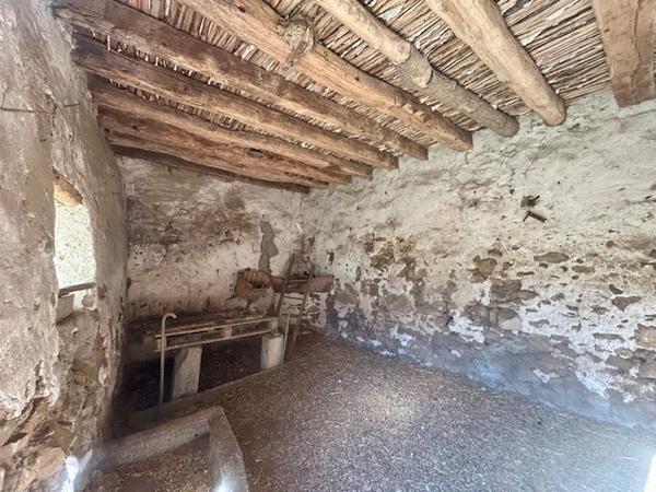 Marcoussis (91460) MARCOUSSIS - ENSEMBLE IMMOBILIER A RENOVER - 210 m2 utiles - GRANGE ET DEPENDANCES - Idéal investisseur