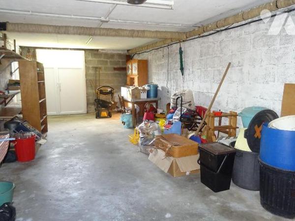 A Chauvigny, à proximité des services et commerces, maison d'habitation d'environ 108 m² offran...