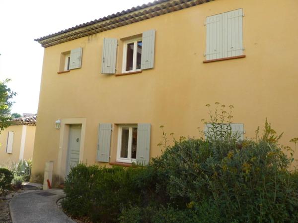 Maison T4 avec piscine neuve pour la résidence et parking à Mallemort