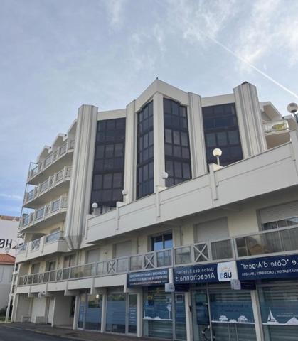 Arcachon boulevard de la plage - vue port et vue partielle mer - appartement de 68m2 avec 2 chambres, ascenseur, stationnement
