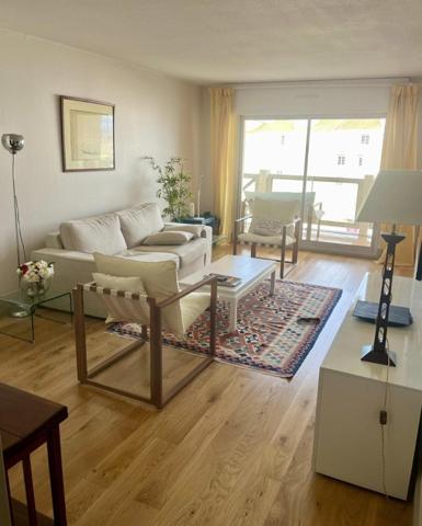 Arcachon boulevard de la plage - vue port et vue partielle mer - appartement de 68m2 avec 2 chambres, ascenseur, stationnement