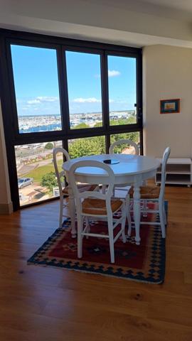 Arcachon boulevard de la plage - vue port et vue partielle mer - appartement de 68m2 avec 2 chambres, ascenseur, stationnement