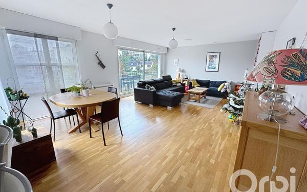 Appartement à vendre    4 pièces • 105,30 m2 Clamart