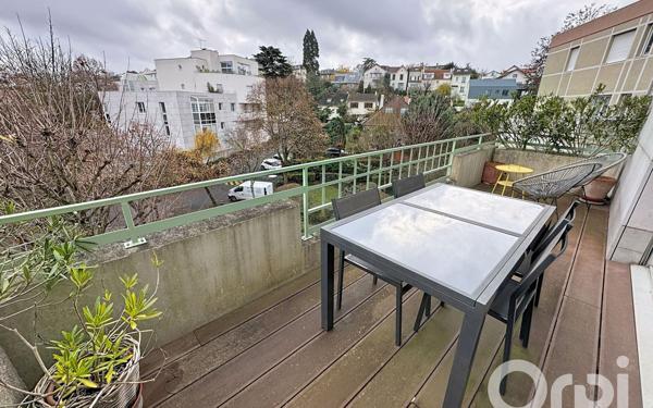 Appartement à vendre    4 pièces • 105,30 m2 Clamart