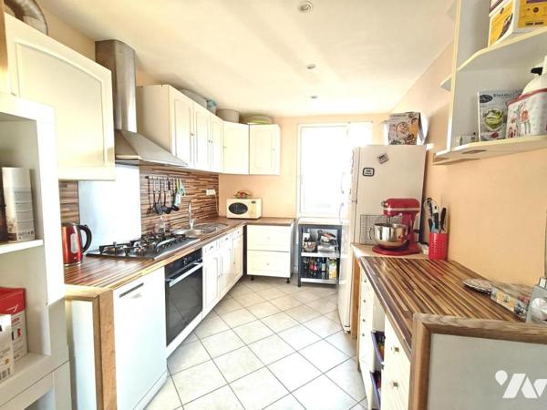 APPARTEMENT A VENDRE REIMS/LIMITE CORMONTREUIL - T4 dernier étage avec 3 chambres