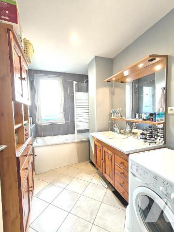 APPARTEMENT A VENDRE REIMS/LIMITE CORMONTREUIL - T4 dernier étage avec 3 chambres