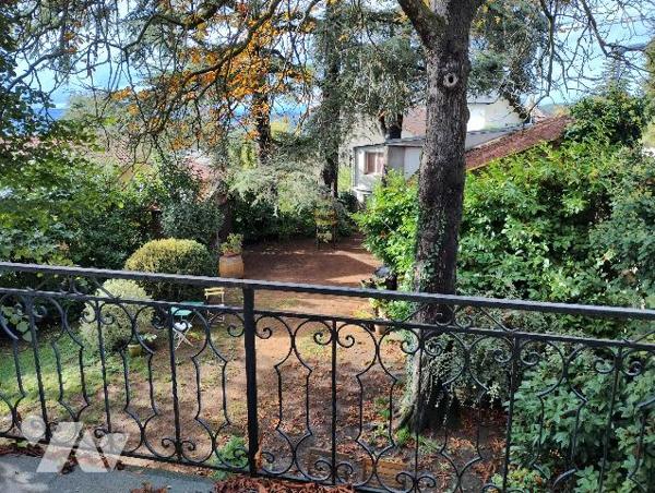 Belle propriété en pierre avec jardin coquet