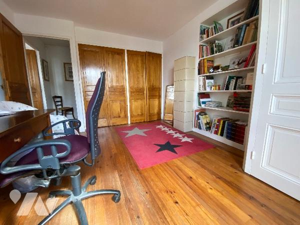 Belle propriété en pierre avec jardin coquet