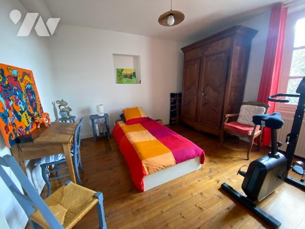 Belle propriété en pierre avec jardin coquet