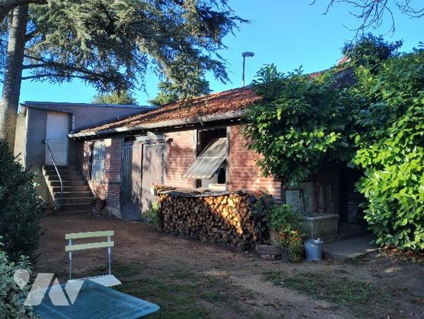 Belle propriété en pierre avec jardin coquet