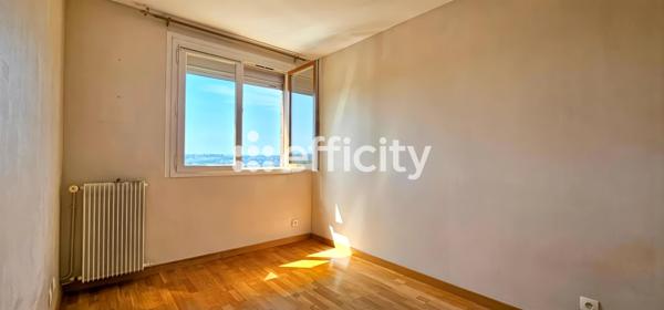 Appartement
         4 pièces
        - 82 m² Exclusivité 252 000 € *