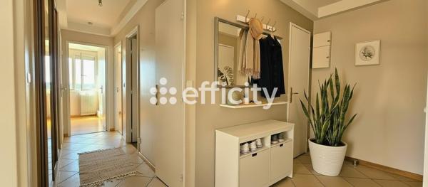 Appartement
         4 pièces
        - 82 m² Exclusivité 252 000 € *
