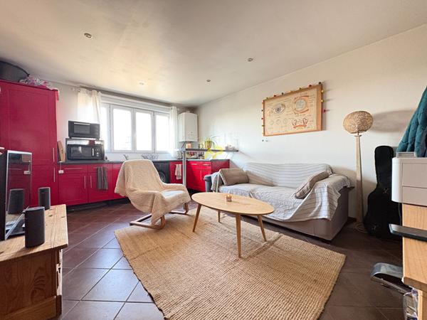 F2 - PROCHE GARE LA FRETTE €138 000 ** - Référence 2072