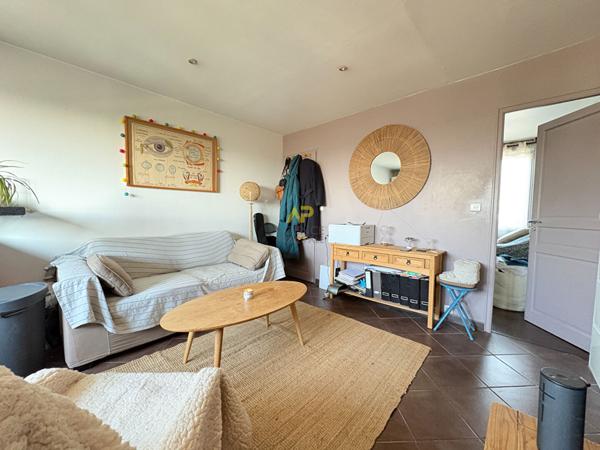 F2 - PROCHE GARE LA FRETTE €138 000 ** - Référence 2072
