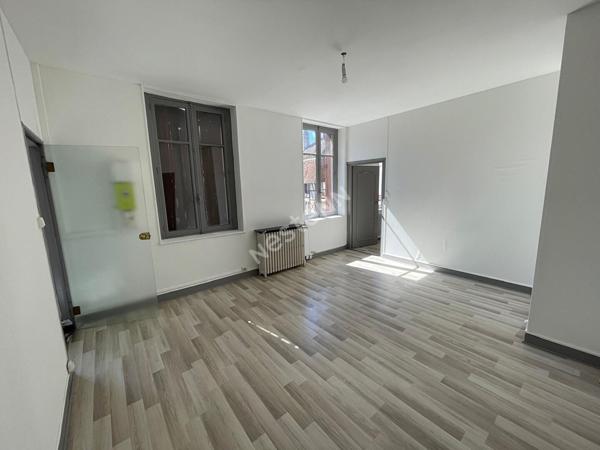 Local professionnel + appartements : Le bien idéal pour investir ou développer votre activité