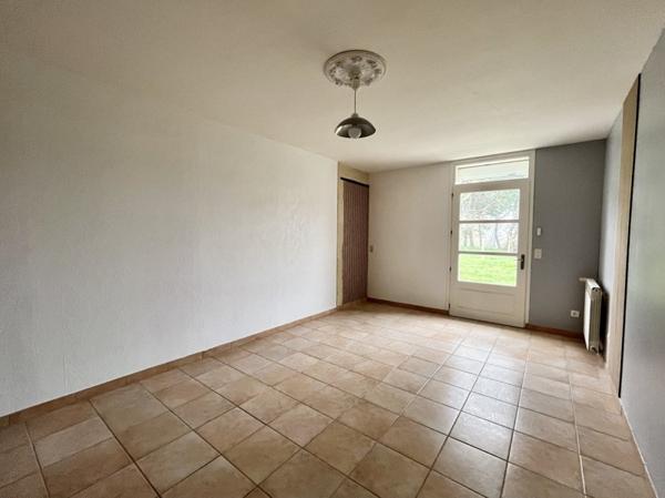 Maison à louer |                                        Laruscade |                                        4 pièces  | 115 m²