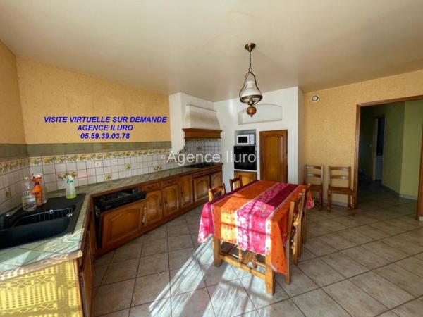 Maison - Oloron-sainte-marie - Réf.:204749 OLORON - MAISON ANCIENNE RENOVEE TYPE T4 AUX BEAUX VOLUMES DE 191 M² -