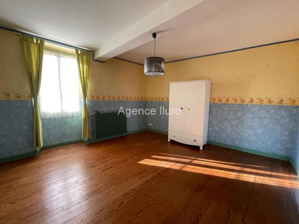 Maison - Oloron-sainte-marie - Réf.:204749 OLORON - MAISON ANCIENNE RENOVEE TYPE T4 AUX BEAUX VOLUMES DE 191 M² -