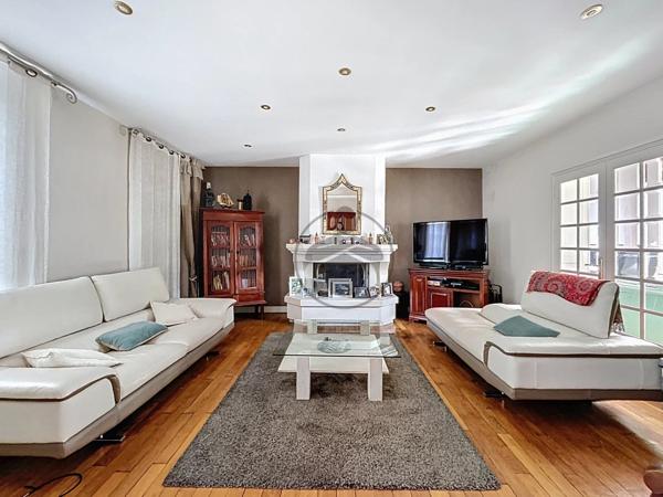 Vente Maison 9 pièces 237 m2 à Saint-Quentin