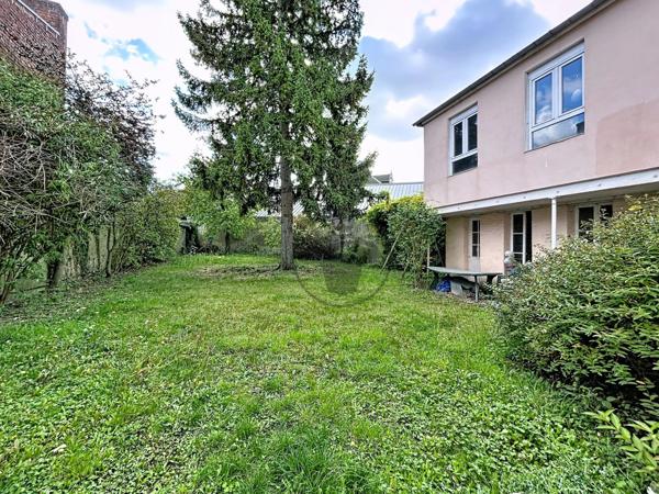 Vente Maison 9 pièces 237 m2 à Saint-Quentin