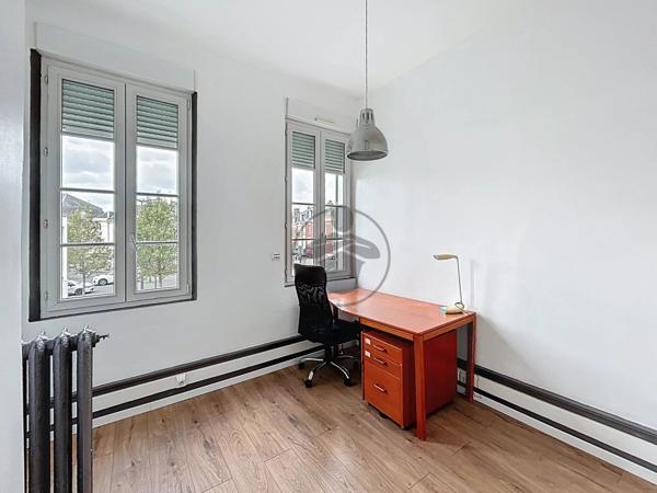 Vente Maison 9 pièces 237 m2 à Saint-Quentin