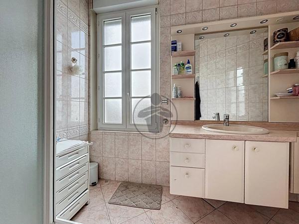 Vente Maison 9 pièces 237 m2 à Saint-Quentin