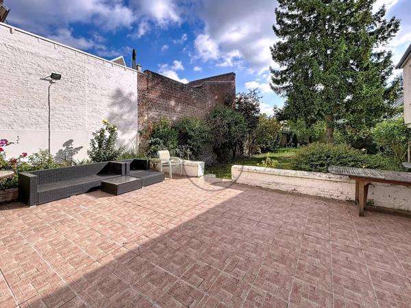 Vente Maison 9 pièces 237 m2 à Saint-Quentin