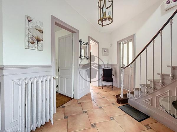 Vente Maison 9 pièces 237 m2 à Saint-Quentin