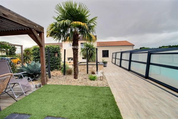 Maison Aiffres 8 pièce(s) 160.40 m2