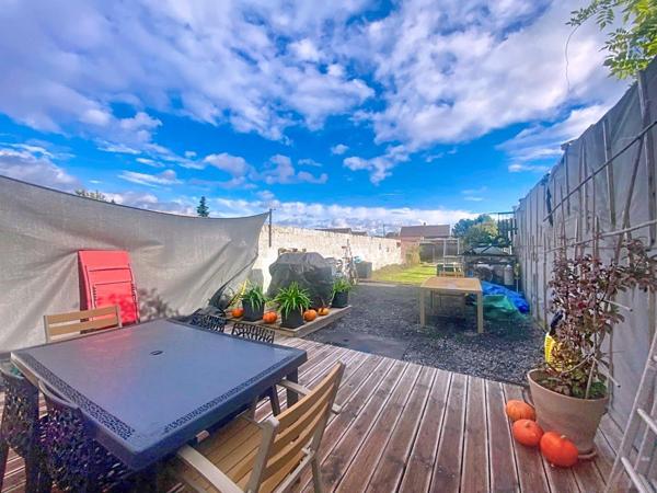 MAISON DE VILLE SEMI-INDIVIDUELLE LUMINEUSE ET CHALEUREUSE