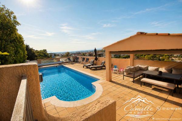 Villa  9 pièce(s) 251.33 m2