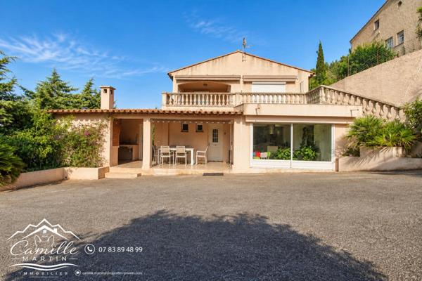 Villa  9 pièce(s) 251.33 m2