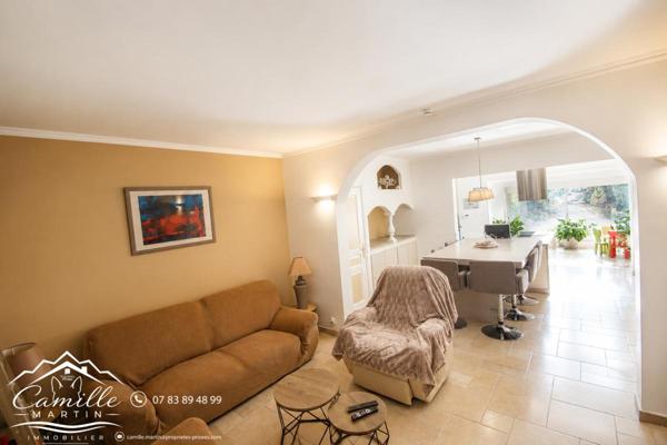 Villa  9 pièce(s) 251.33 m2