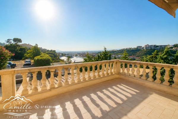 Villa  9 pièce(s) 251.33 m2