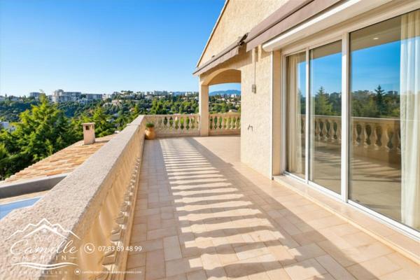 Villa  9 pièce(s) 251.33 m2