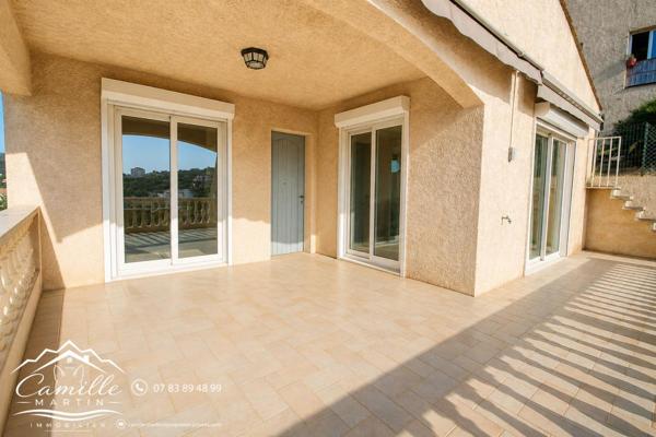 Villa  9 pièce(s) 251.33 m2