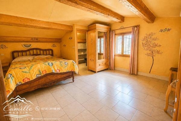 Villa  9 pièce(s) 251.33 m2