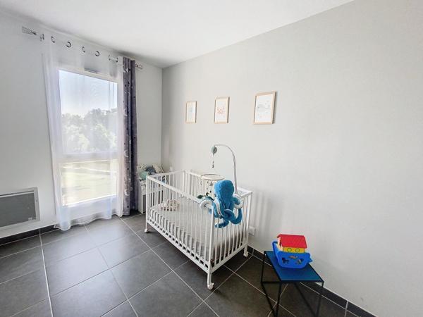 Appartement 3 pièces avec terrasse - deux parking sous-sol