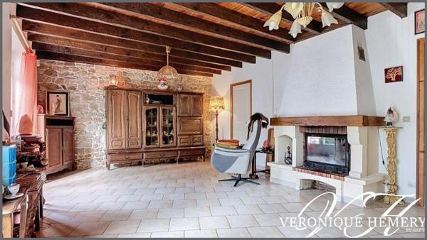 Maison 3 chambres avec halle d'entrée/bureau et mezzanine déalement située aux abords du centre ville