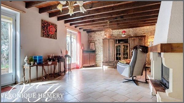 Maison 3 chambres avec halle d'entrée/bureau et mezzanine déalement située aux abords du centre ville