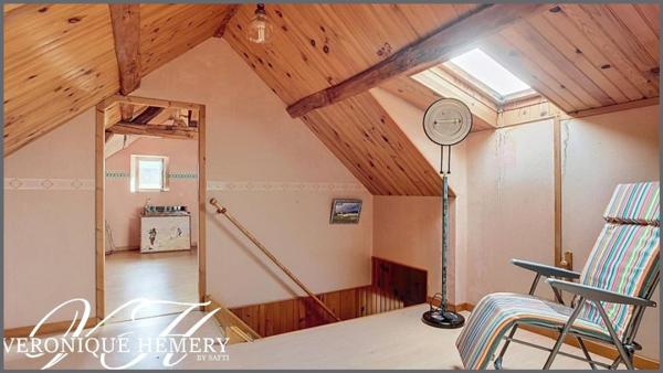 Maison 3 chambres avec halle d'entrée/bureau et mezzanine déalement située aux abords du centre ville