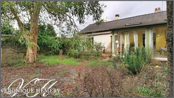 Maison 3 chambres avec halle d'entrée/bureau et mezzanine déalement située aux abords du centre ville