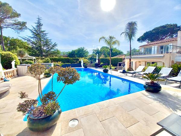 MAISON 10 PIECES AVEC BELLES PRESTATIONS