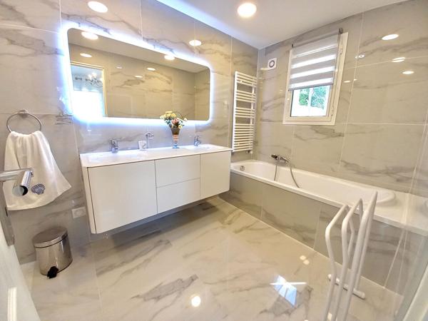 MAISON 10 PIECES AVEC BELLES PRESTATIONS