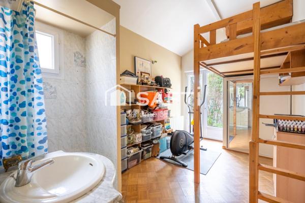 POISSY – Quartier de l’Abbaye – Maison familiale 4 chambres + dépendance