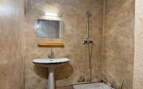 Maison à vendre    4 pièces •  Bèze